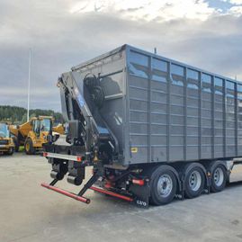 Kranbil med container